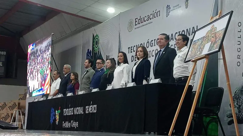 Integrantes del presídium. 